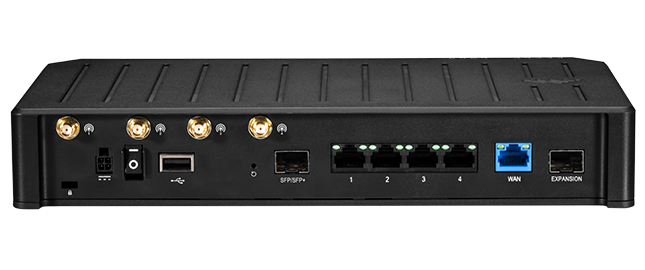 Routeur Cradlepoint E300 5G LTE, 802.11ax (Wi-Fi 6), (modem 300M ou 1200M)